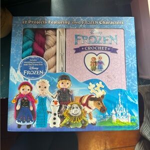 Crochet frozen Elsa and Anna , brand new never used.